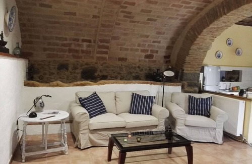 Vilacolum House | Guest house in Mas Rovira adapted reduced mobility 5 km from the beach