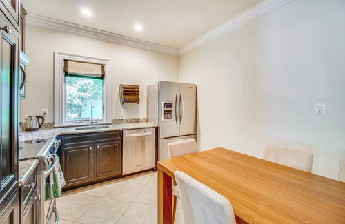 Great Falls House | Guest House in Private Villa ~ 23 Mi to Washington
