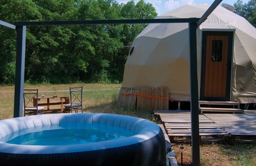 Varages Apartment | Guest House 'La Cabane Aux Chevaux' with Private Garden