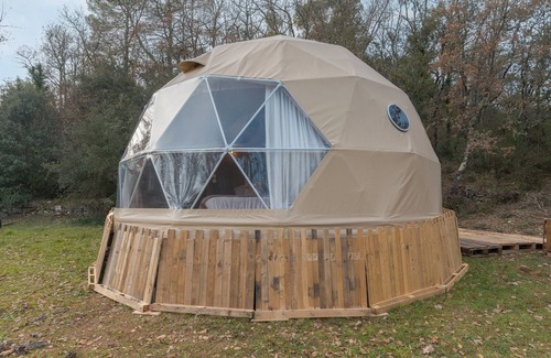 Varages Apartment | Guest House 'La Cabane Aux Chevaux' with Private Garden