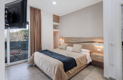 Naples House | Guest House 'La Maison Du Flavien' with Balcony, Wi-Fi and Air Conditioning
