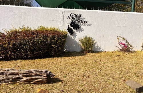 Greater Johannesburg Metropolitan Area House | Guest House Oaktree
