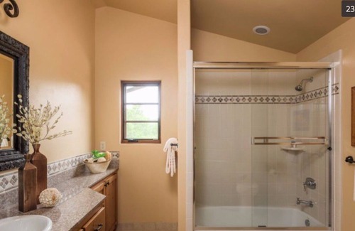 North Auburn House | Guest house on a working vineyard, close to wineries, hikes, rivers and lakes!