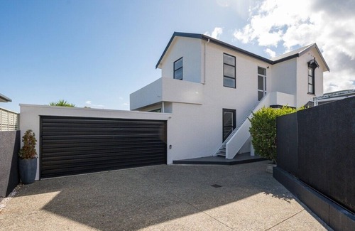 Nelson Apartment | Guest House on Grove