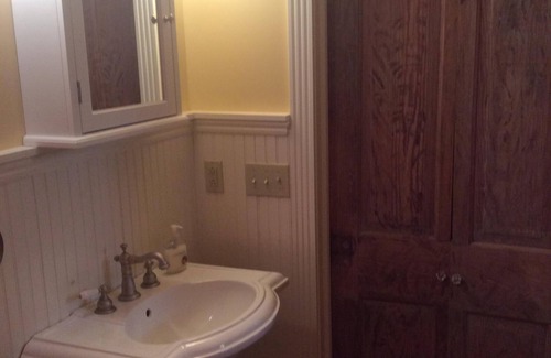 Oxford House | Guest House steps away from the hisoric Oxford Square and Ole Miss!