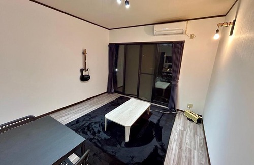 Hirakata House | Guest House YADOKARI