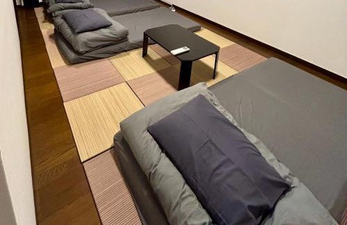 Hirakata House | Guest House YADOKARI