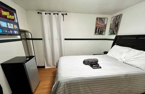 Dupont House | Guest private suite in Thornton