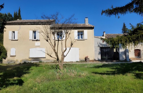 Cabannes Bed & Breakfast | Guest Room 'Chambre D'hôtes Nature' with Shared Terrace, Wi-Fi and Air Conditioning