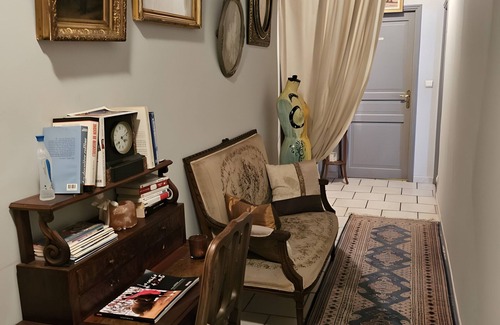 Bernis Bed & Breakfast | Guest Room 'Chambre Marcel Pagnol' with Shared Terrace, Wi-Fi and Air Conditioning