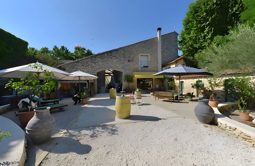 Bernis Bed & Breakfast | Guest Room 'Family Suite Guy De Maupassant' with Shared Terrace, Wi-Fi and Air Conditioning