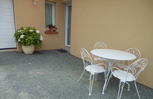 Neuvy-en-Mauges House | GUEST ROOM IN THE NEAR CHEMILLE-EN-ANJOU COUNTRYSIDE