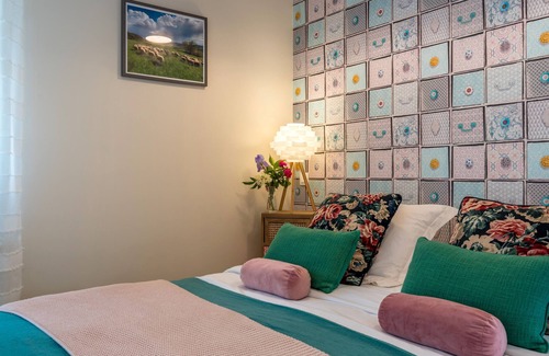 Saint-Pons Bed & Breakfast | Guest Room 'La Bergerie' with Mountain View, Shared Pool and Wi-Fi