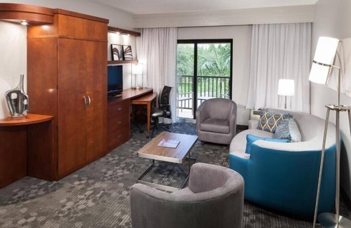 Ludlam Apartment | Guest Room Near Dolphin Mall MIA