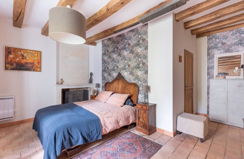 Clere-les-Pins Bed & Breakfast | Guest Room 'Spacious Room in a Quiet Area' with Shared Garden and Wi-Fi