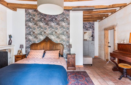 Clere-les-Pins Bed & Breakfast | Guest Room 'Spacious Room in a Quiet Area' with Shared Garden and Wi-Fi