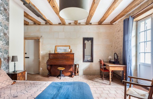 Clere-les-Pins Bed & Breakfast | Guest Room 'Spacious Room in a Quiet Area' with Shared Garden and Wi-Fi