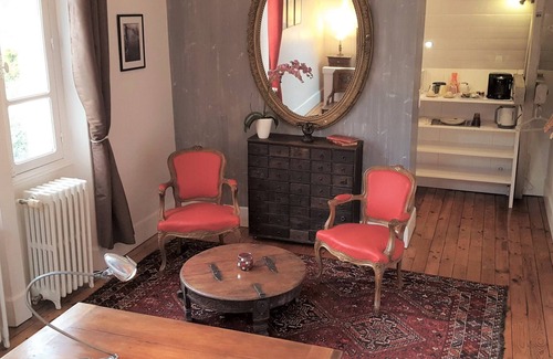 Perigueux Hotel | GUEST ROOMS Couleurs du Temps, Courtyard Room, Périgueux