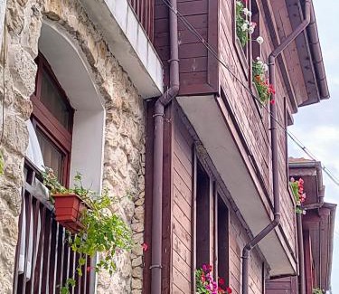 Nessebar Old Town House | Guest Rooms Melsambria