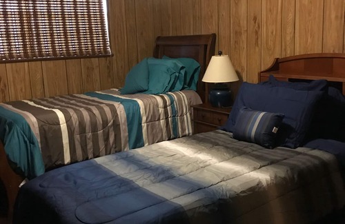 Eastern Division House | Guest Rooms to Rent