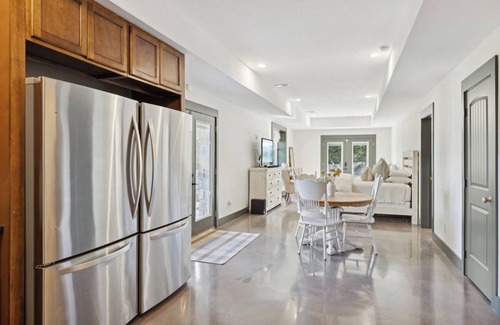 Louisville House | Guest Suite at Spruce Hill