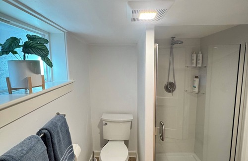 Phinney Ridge House | Guest Suite in Ballard