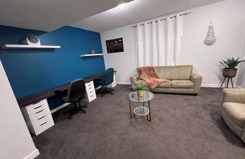 Southeast Calgary House | GUEST SUITE IN SE CALGARY WITH PRIVATE ENTRANCE