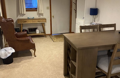 Park Forest Village Apartment | Guest suite next to Tudek park