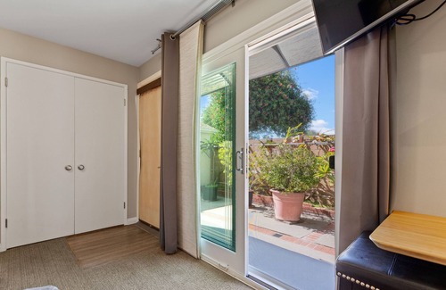 Fox Hills Apartment | Guest Suite, Private Ent., 5 min LAX, Westchester