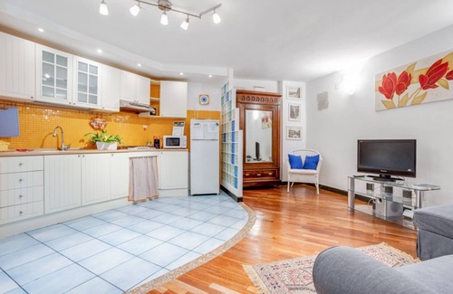 Quartieri Spagnoli Apartment | GuestHost - Casa Querida Central and Elegant Flat