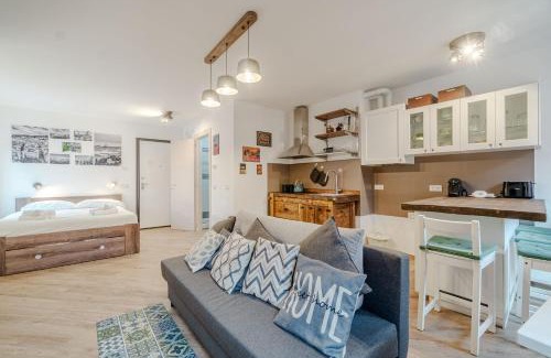 Pre Apartment | GuestHost-Central Apartment