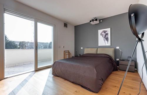 Noventa Padovana Villa | GuestHost- Exclusive Villa with Private Garden