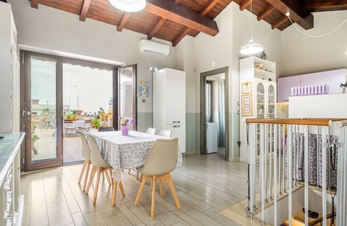 Torre Archirafi Apartment | GuestHost-La Dimora di Max Bright Apt with terrace