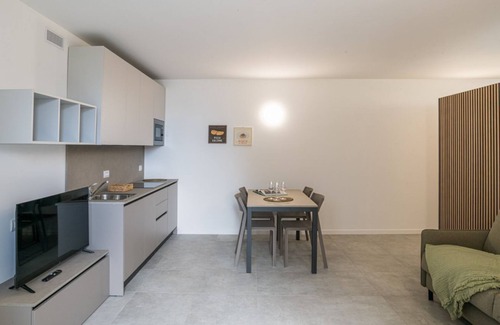 Como Apartment | GuestHost - Lake View Apt with pool Villa Maderni