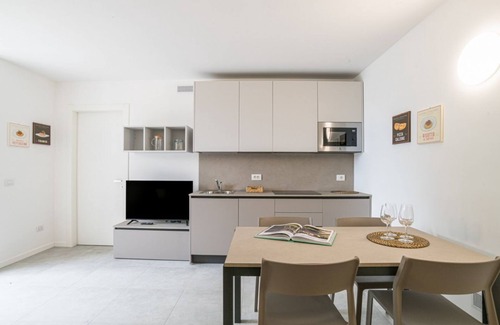 Como Apartment | GuestHost - Lake View Apt with pool Villa Maderni