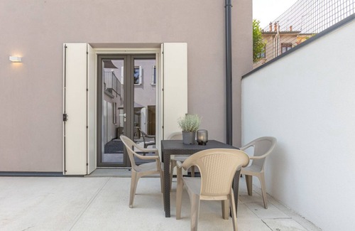 Ferrara Apartment | GuestHost - Le Agavi - Charming Apt + Outdoor Area
