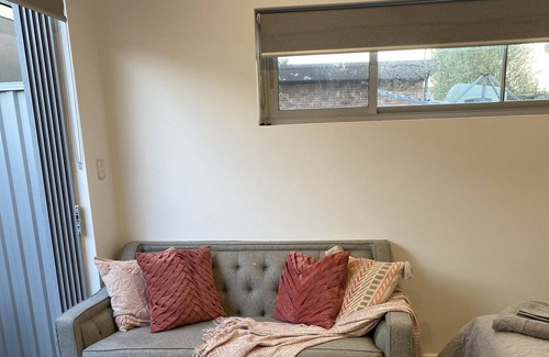 Rockdale Apartment | Guesthouse 5 mins from International Airport and Beach