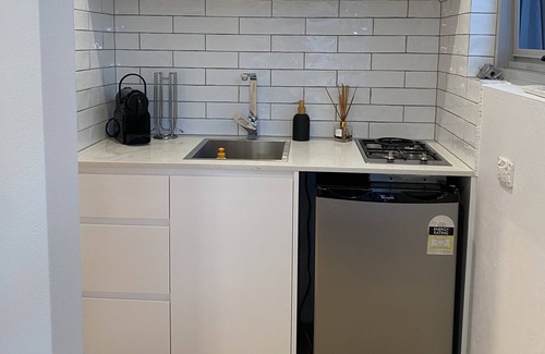 Rockdale Apartment | Guesthouse 5 mins from International Airport and Beach