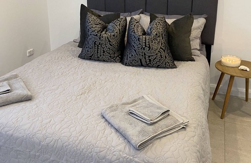 Rockdale Apartment | Guesthouse 5 mins from International Airport and Beach