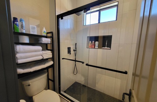 Palm Valley Apartment | Guesthouse/Casita Goodyear New Remodeled with WiFi