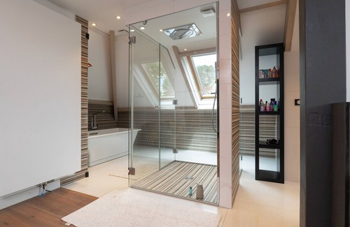 Ploeren Bed & Breakfast | Guesthouse 'Chambre D'hôtes - Ty Castel' with shared pool, shared garden and Wi-Fi