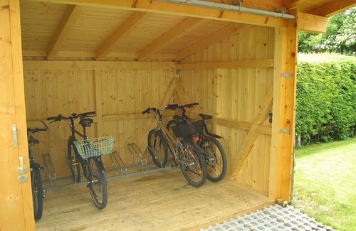 Kruen Apartment | Guesthouse Christophorus - Apartment "Alpenglühn" with Mountain View, Shared Garden & Wi-Fi