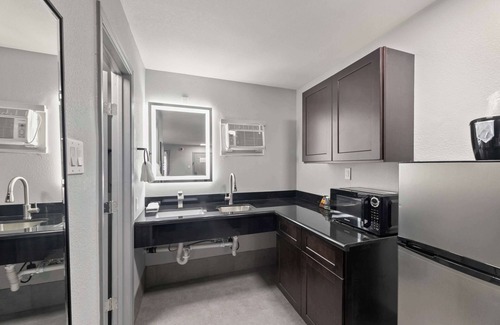 Western Division Hotel | GuestHouse Extended Stay Laredo