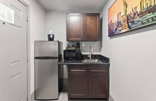 Western Division Hotel | GuestHouse Extended Stay Laredo