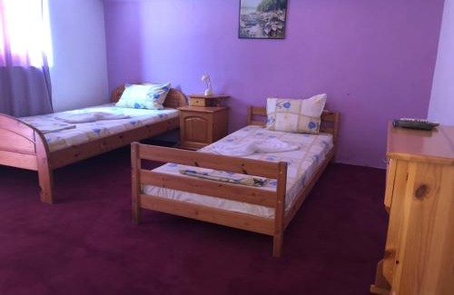 Kiten House | Guesthouse Flora