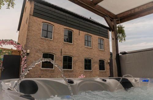 Municipality of Dongen Villa | Guesthouse Looierij de Luxe - privé wellness