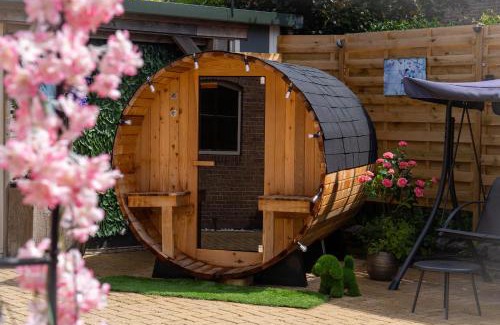 Municipality of Dongen Villa | Guesthouse Looierij de Luxe - privé wellness