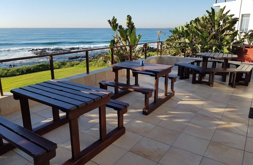 Umdloti House | Guesthouse near the beach, 1 fully equiped unit 3 smaller units with kitchenette