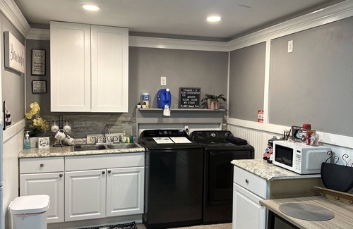 Spring House | Guesthouse studio Generac backup powered w washer&dryer. Fully equipped.