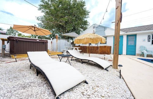 St. Petersburg - Clearwater House | Guesthouse with jacuzzi & pool access in St. Petersburg, Near Downtown & Beaches